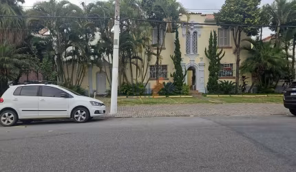 Mansão para uso comercial com 244 m² ao lado da Rua Estados Unidos para venda ou locação