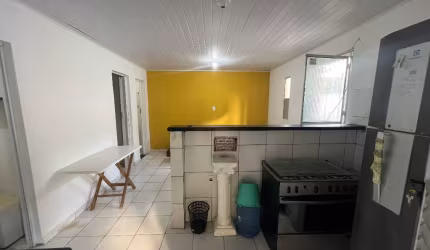 Casa 2/4  próxima a praia