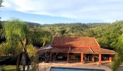 OPORTUNIDADE! Linda chácara à venda no bairro Dona Catarina