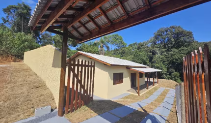 OPORTUNIDADE! SUA CASA DOS SONHOS ESTÁ BEM AQUI!