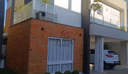 Casa semi mobiliada em condomínio