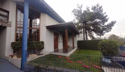 Casa com 4 dormitórios no bairro Cristo Rei