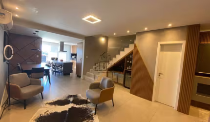 Casa à venda em Santo André, São Leopoldo - Semi mobiliada, com piscina e energia solar!