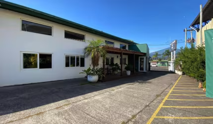 Imóvel Comercial para Alugar em São Leopoldo - Cozinha, Banheiro, Escritório e mais!