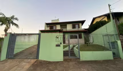 Casa à venda em São Leopoldo, Jardim América - Semi Mobiliada com Churrasqueira e Piscina