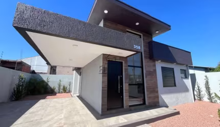 Casa à venda em São Leopoldo - Novos - Pronto para morar - Churrasqueira, Lareira, Cozinha Americana