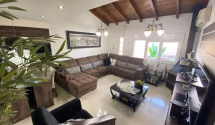 Casa semi-mobiliada em São Leopoldo, São José - Com área de lazer e ar-condicionado