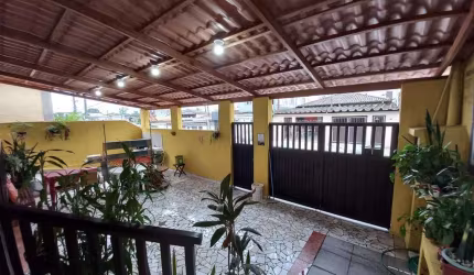 Casa com 5 dorms, Vila Mateo Bei, São Vicente - R$ 450 mil, Cod: 138453