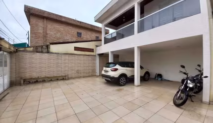 Lindo sobrado com 2 quartos, sendo 1 com suíte. Cidade de Praia
