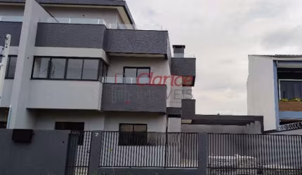 Impecável  Tríplex de Alto Padrão no Monte Líbano - Venda em São José dos Pinhais - 3 quartos, 1 suíte, 2 salas, 4 vagas de garagem, 143m²