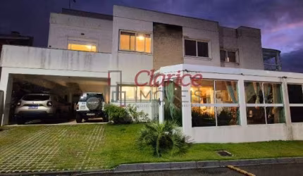 Sobrado alto padrão em Condomínio Fechado em São José dos Pinhais, Casa alto padrão a venda em São José dos Pinhais, Condomínio Recanto das Andorinhas