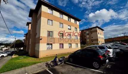 OPORTUNIDADE ÚNICA: APARTAMENTO TÉRREO, 2 QUARTOS, 2 SALAS, 1 VAGA, REFORMADO NO BAIRRO SANTO ANTÔNIO, SJ PINHAIS