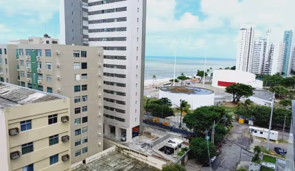 Apartamento à Venda em Boa Viagem com 180M² andar alto e Vista Mar.