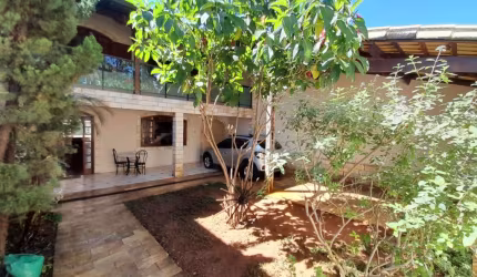 Casa geminada 3 quartos 144m² de área construída, -Bairro Santa Amélia