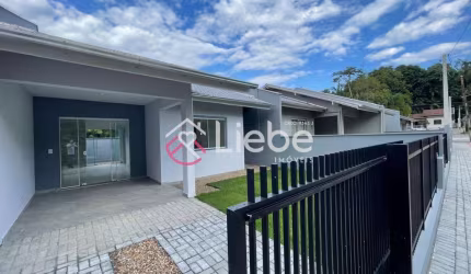 Casa em condomínio fechado com 2 quartos à venda no Pomerode Fundos, Pomerode , 63 m2 por R$ 358.000
