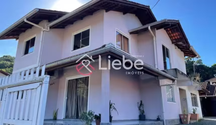 Casa com 5 quartos à venda no Centro, Pomerode , 197 m2 por R$ 780.000