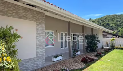 Casa com 3 quartos à venda no Centro, Pomerode , 268 m2 por R$ 1.050.000