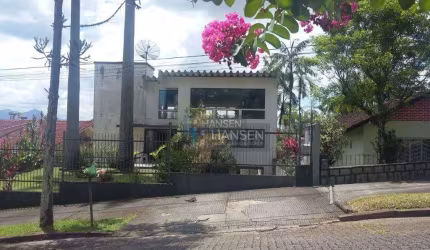 Sobrado com 4 dormitórios mais 2 suítes à venda, 520 m² por R$ 1.480.000 - Saguaçu - Joinville/SC