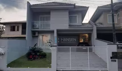 Sobrado com 1 suíte + 2  dormitórios à venda, 190 m² por R$ 1.490.000 - Glória - Joinville/SC