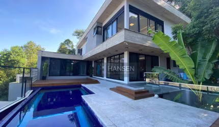 Casa com 3 suítes à venda, 671 m² por R$ 3.900.000 - América - Joinville/SC