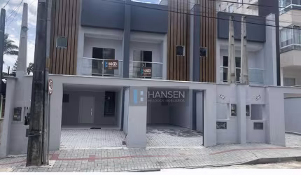 Sobrado com 3 dormitórios à venda, 216 m² por R$ 1.155.000,00 - Costa e Silva - Joinville/SC