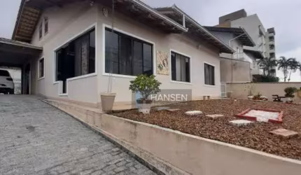 Casa com 3 dormitórios à venda, 150 m² por R$ 650.000 - Jardim Iririú - Joinville/SC