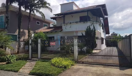 Sobrado com 3 dormitórios à venda, 300 m² por R$ 1.299.000,00 - Anita Garibaldi - Joinville/SC