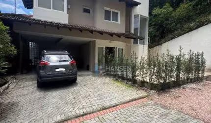 Casa com 1 suíte + 2  dormitórios à venda, 280 m² por R$ 1.500.000 - América - Joinville/SC