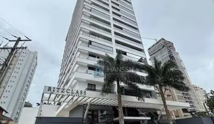 Apartamento com 1 dormitório para alugar, 48 m² por R$ 5.156/mês - Centro - Joinville/SC