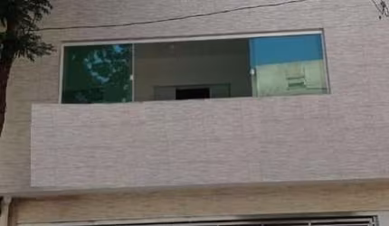 Casa de 4 cômodos, com vaga de garagem - 57m² - Taboão da Serra