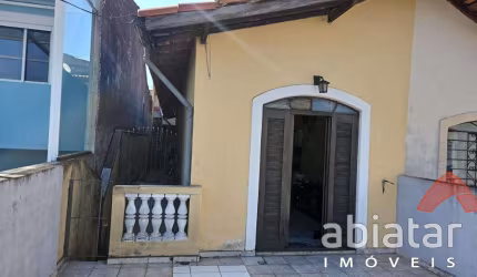 Sobrado de 137m² com vaga de garagem, 2 quartos e suíte