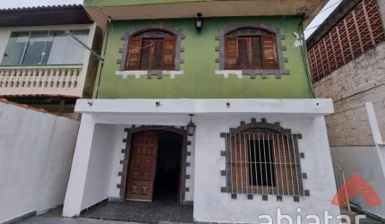 Casa a venda com 3 dormitórios e 176 m² no Jardim Vazame