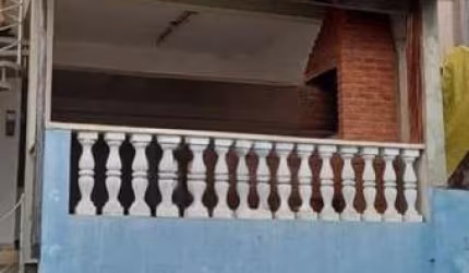 Lindo Sobrado à Venda – 200m², 2 Dormitórios, Churrasqueira e 2 Vagas – Conforto e Praticidade