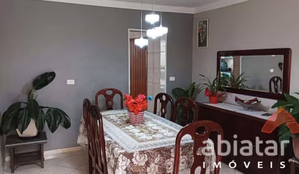 Casa térrea, três dormitórios (uma suíte) - Jardim Maria Rosa