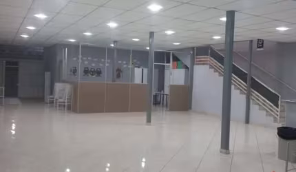 Galpão com 450 m² localizado no Jardim Trianon