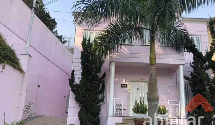 Sobrado de 3 dormitórios com 333m² no parque Monte Alegre