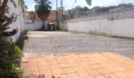 Terreno de 300m² para locação no Jd. Pirajussara- SP