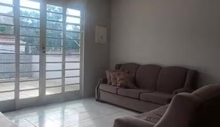 Casa à venda de 3 dormitórios com 1 suíte no Jardim Caner - Taboão da Serra