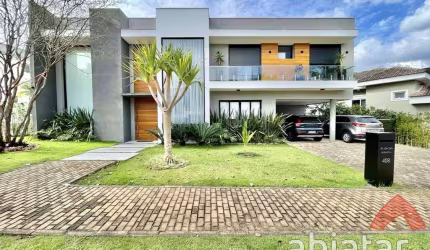 Casa de 4 dormitórios com 634m² com vaga para 4 carros - Granja Viana