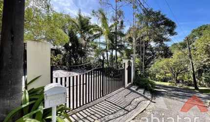 Casa com 7 dormitórios e 5 suítes com 920m² e vaga de garagem  - Palos Verdes