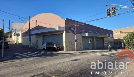 Descubra este espaçoso galpão de 800 metros quadrados, ideal para investidores como você.