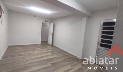 Sala 30 mts² comercial com 1 baheiro para locação na Kizaemon Takeuti - Taboão da Serra - SP