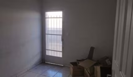 Sala 30 mts² comercial com 1 baheiro para locação na Kizaemon Takeuti - Taboão da Serra - SP