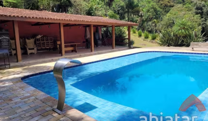 CHACARA COM 3 QUARTOS E  PISCINA EM ITAPECERICA