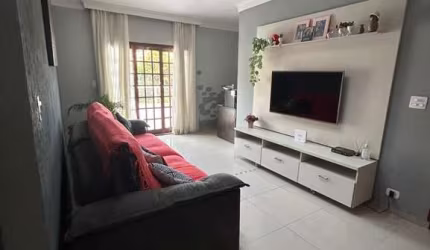 Casa de 460m² com 3 dormitórios com vaga de garagem - Vila Iasi