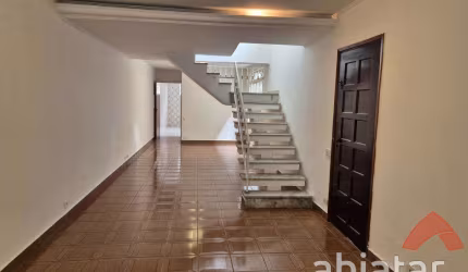 Casa de 157m² com 3 dormitórios com vaga de garagem - Jardim Peri Peri