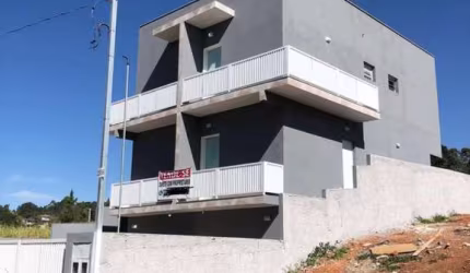 Sobrado com 75m² de 2 dormitórios e vaga - Chácara São José
