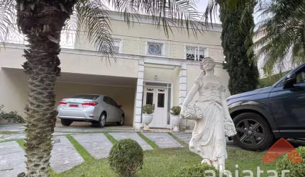 Belíssima Casa no Residencial Alpha 9 - 400m², 4 Dormitórios (3 Suítes) - Localização Privilegiada!