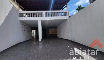 Belíssimo Sobrado de 161m2 com 2 quartos e um amplo terraço no dormitório principal