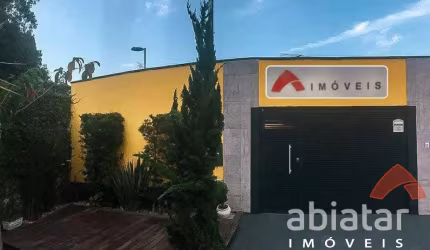 Casa comercial com 2 vagas para auto  no centro de Taboão da Serra